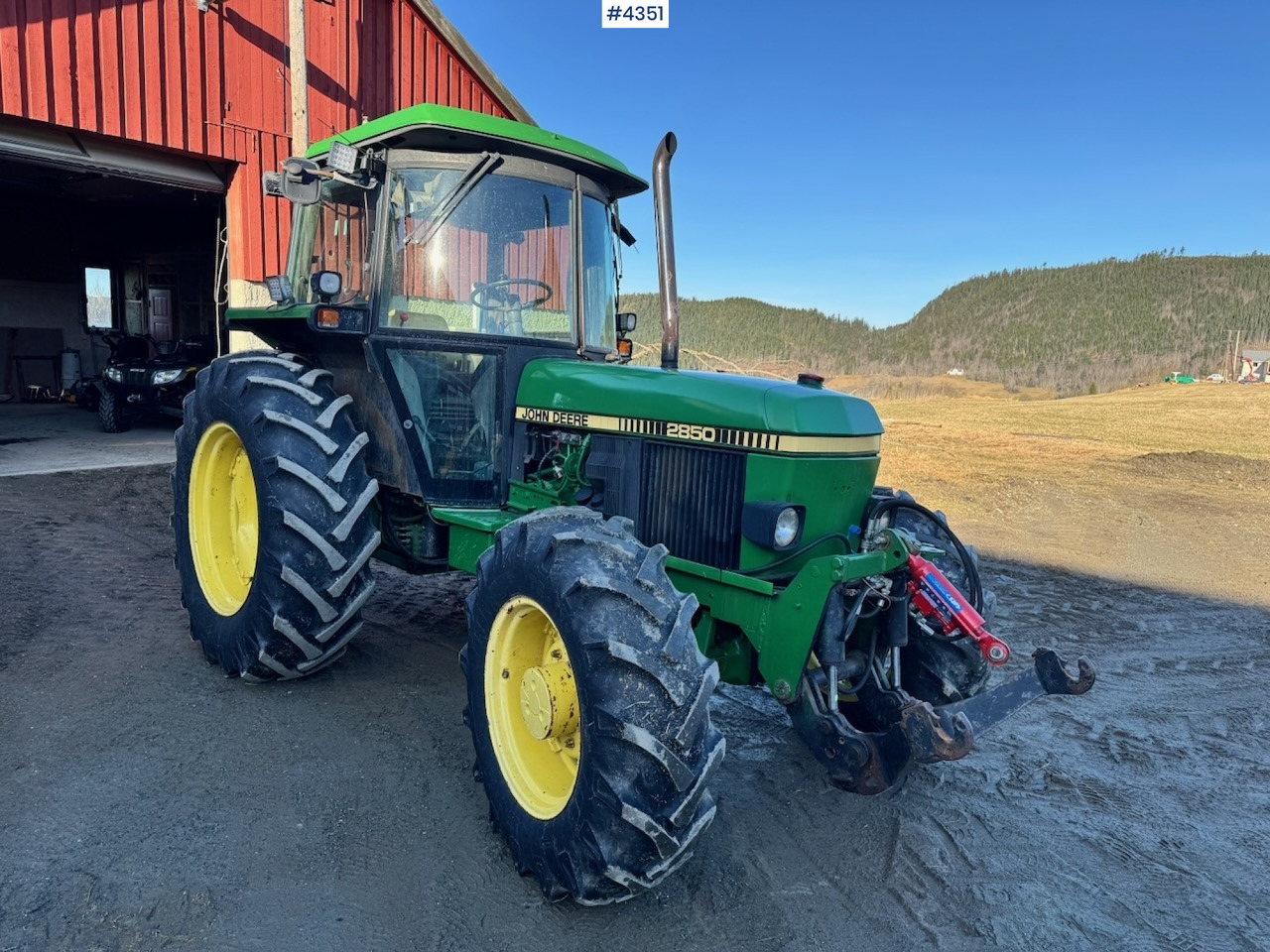 1991 John Deere 2850 4x4 Synchron w/ front hydraulics. - Tracteur agricole: photos 5 1991 John Deere 2850 4x4 Synchron w/ front hydraulics. - Tracteur agricole: photos 5
