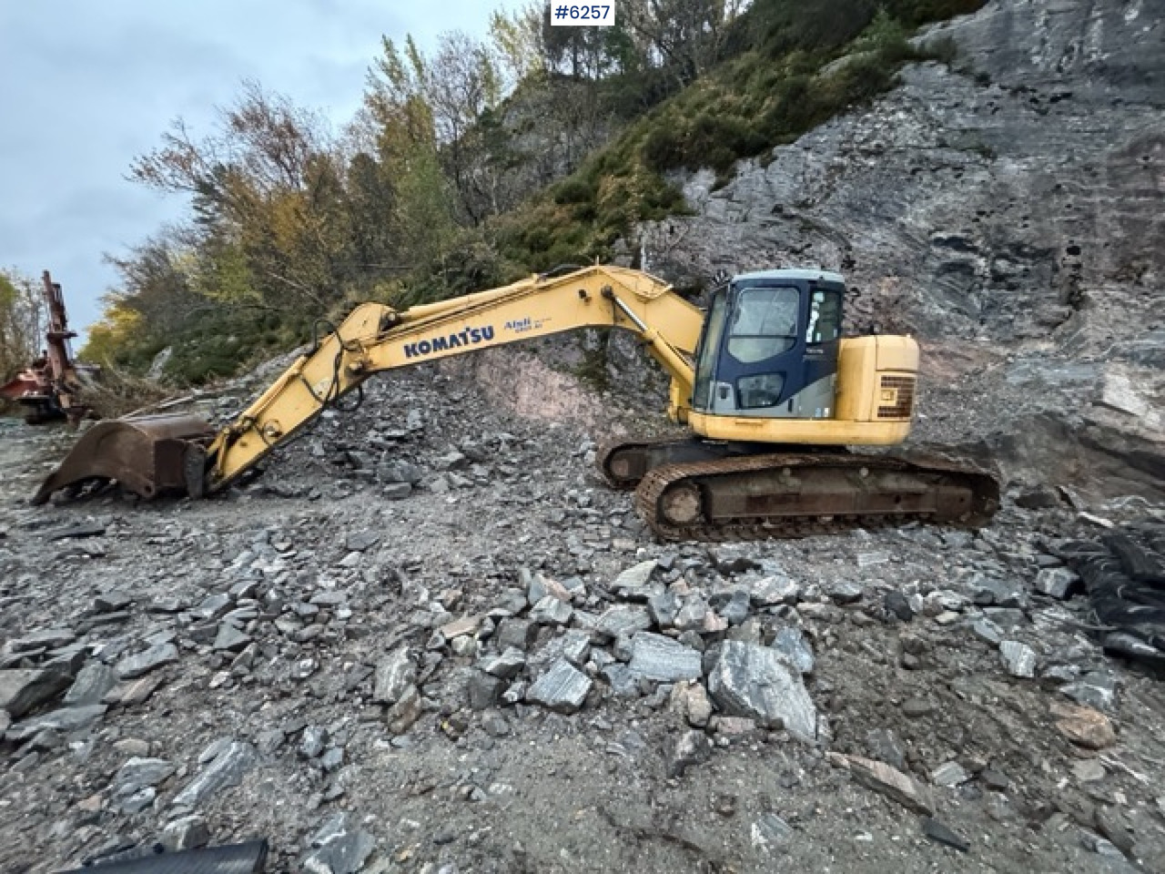 2005 Komatsu PC228 USLC-3K with Digging Bucket – SEE VIDEO! - Pelle: photos 2 2005 Komatsu PC228 USLC-3K with Digging Bucket – SEE VIDEO! - Pelle: photos 2