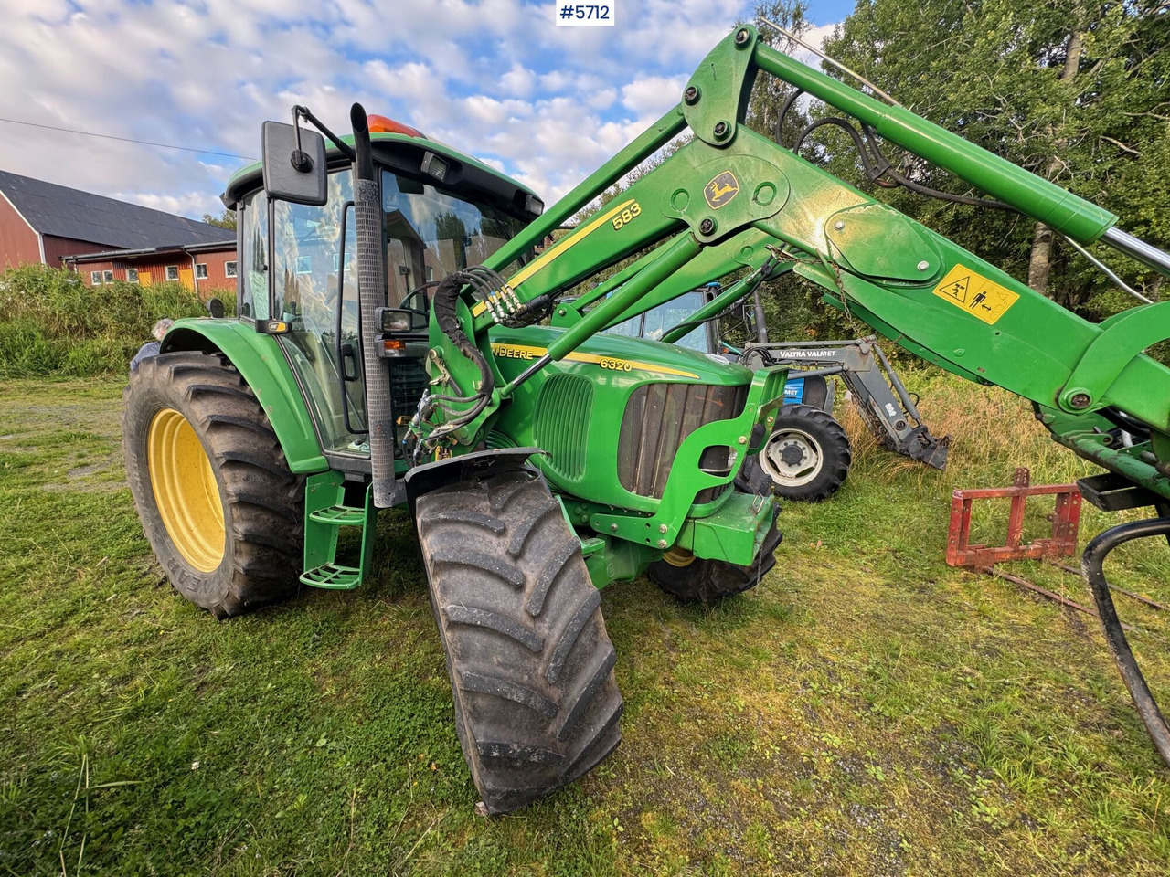 2008 John Deere 6320 SE with front loader and 2 buckets! - Tracteur agricole: photos 2 2008 John Deere 6320 SE with front loader and 2 buckets! - Tracteur agricole: photos 2