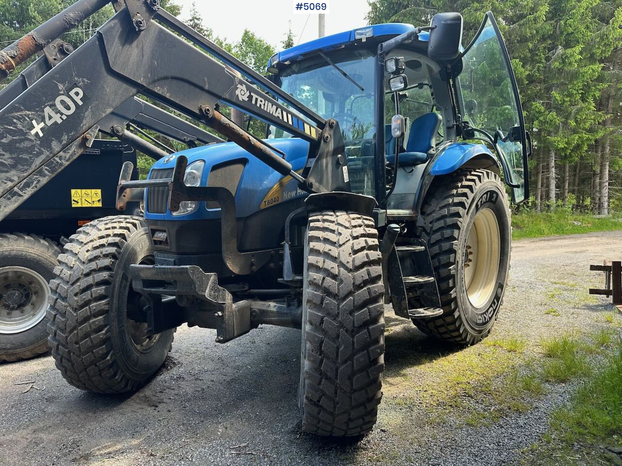 2009 New Holland T6040 SS w/ Trima front loader - Tracteur agricole: photos 3 2009 New Holland T6040 SS w/ Trima front loader - Tracteur agricole: photos 3