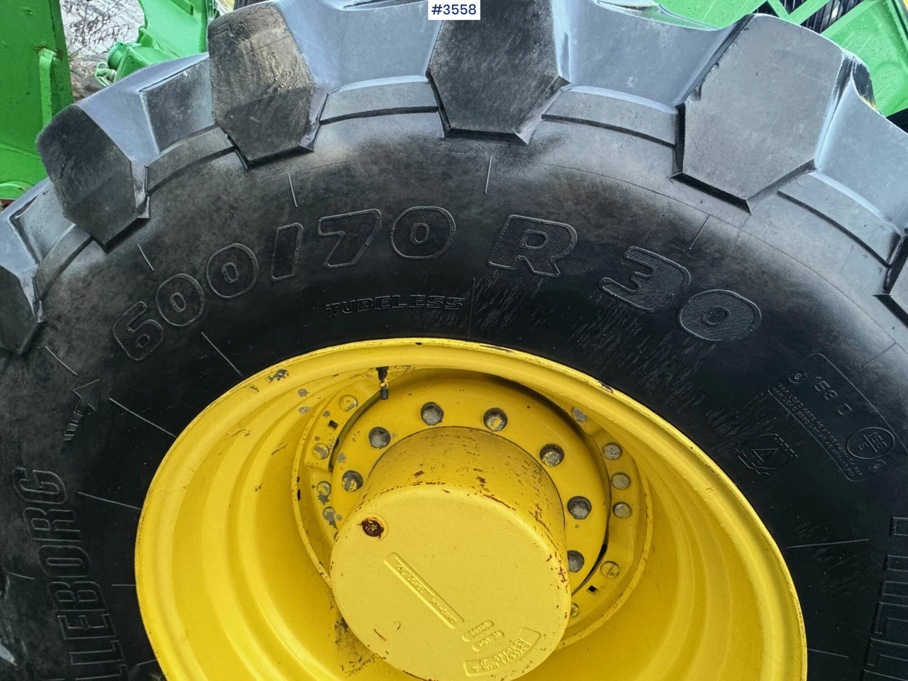 Tracteur agricole 2012 John Deere 7230R w/ GPS and 3 hydraulic outlets!: photos 18 Tracteur agricole 2012 John Deere 7230R w/ GPS and 3 hydraulic outlets!: photos 18