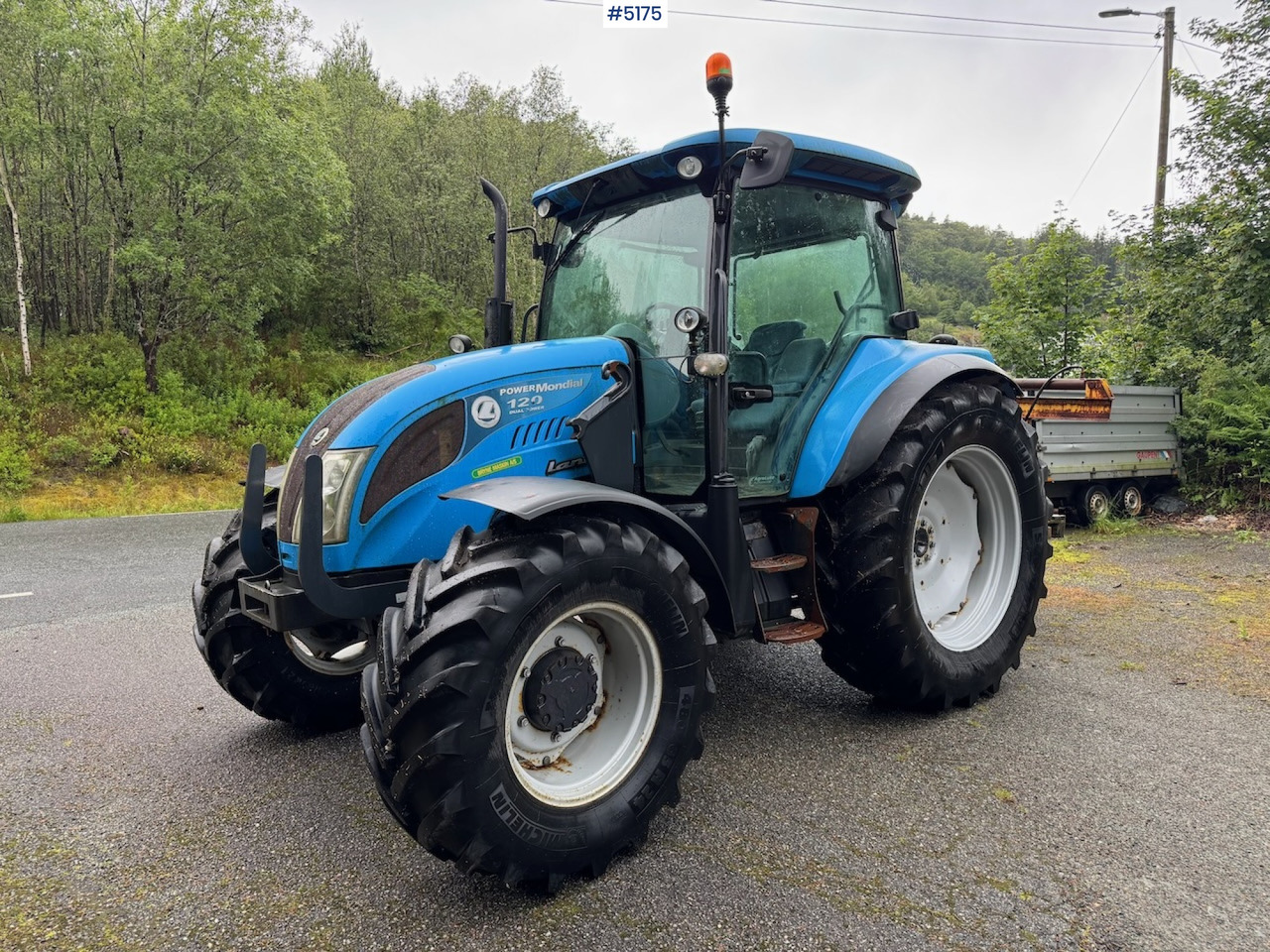 2013 Landini Powermondial 120 w/front loader and some equipment. Low hours! - Tracteur agricole: photos 1 2013 Landini Powermondial 120 w/front loader and some equipment. Low hours! - Tracteur agricole: photos 1