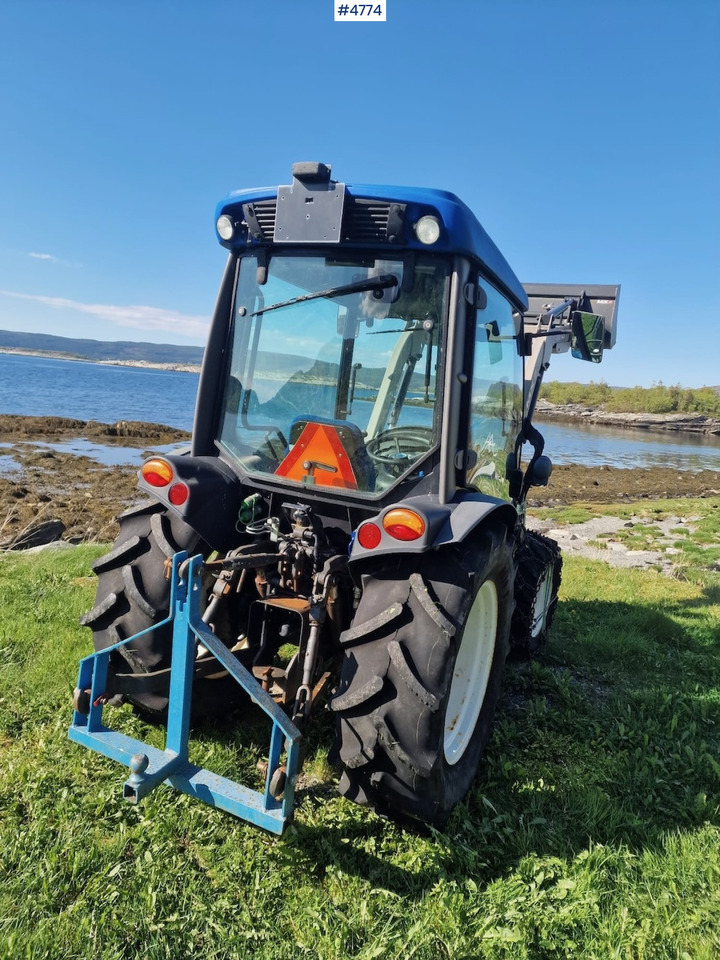 2013 New Holland T3020 w/ front loader, bucket & blade - Tracteur agricole: photos 5 2013 New Holland T3020 w/ front loader, bucket & blade - Tracteur agricole: photos 5