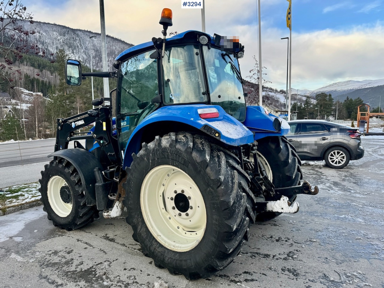 2013 New Holland T5.95 with Trima +2.1P Front Loader. New Engine! - Tracteur agricole: photos 5 2013 New Holland T5.95 with Trima +2.1P Front Loader. New Engine! - Tracteur agricole: photos 5