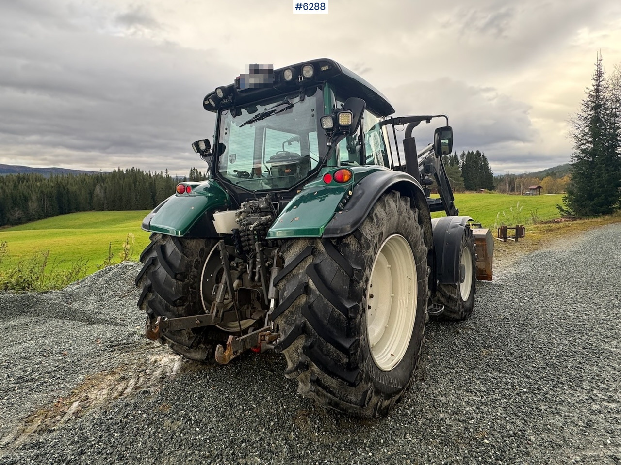 2013 Valtra T203 w/ Trima front loader, snow bucket, gravel bucket, pallet forks and timber clamp! - Tracteur agricole: photos 5 2013 Valtra T203 w/ Trima front loader, snow bucket, gravel bucket, pallet forks and timber clamp! - Tracteur agricole: photos 5