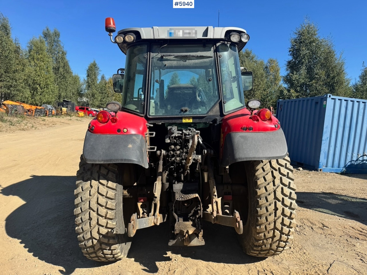 2014 Massey Ferguson 5610 w/ Front Loader and Hydraulics. 1950 hours! - Tracteur agricole: photos 5 2014 Massey Ferguson 5610 w/ Front Loader and Hydraulics. 1950 hours! - Tracteur agricole: photos 5