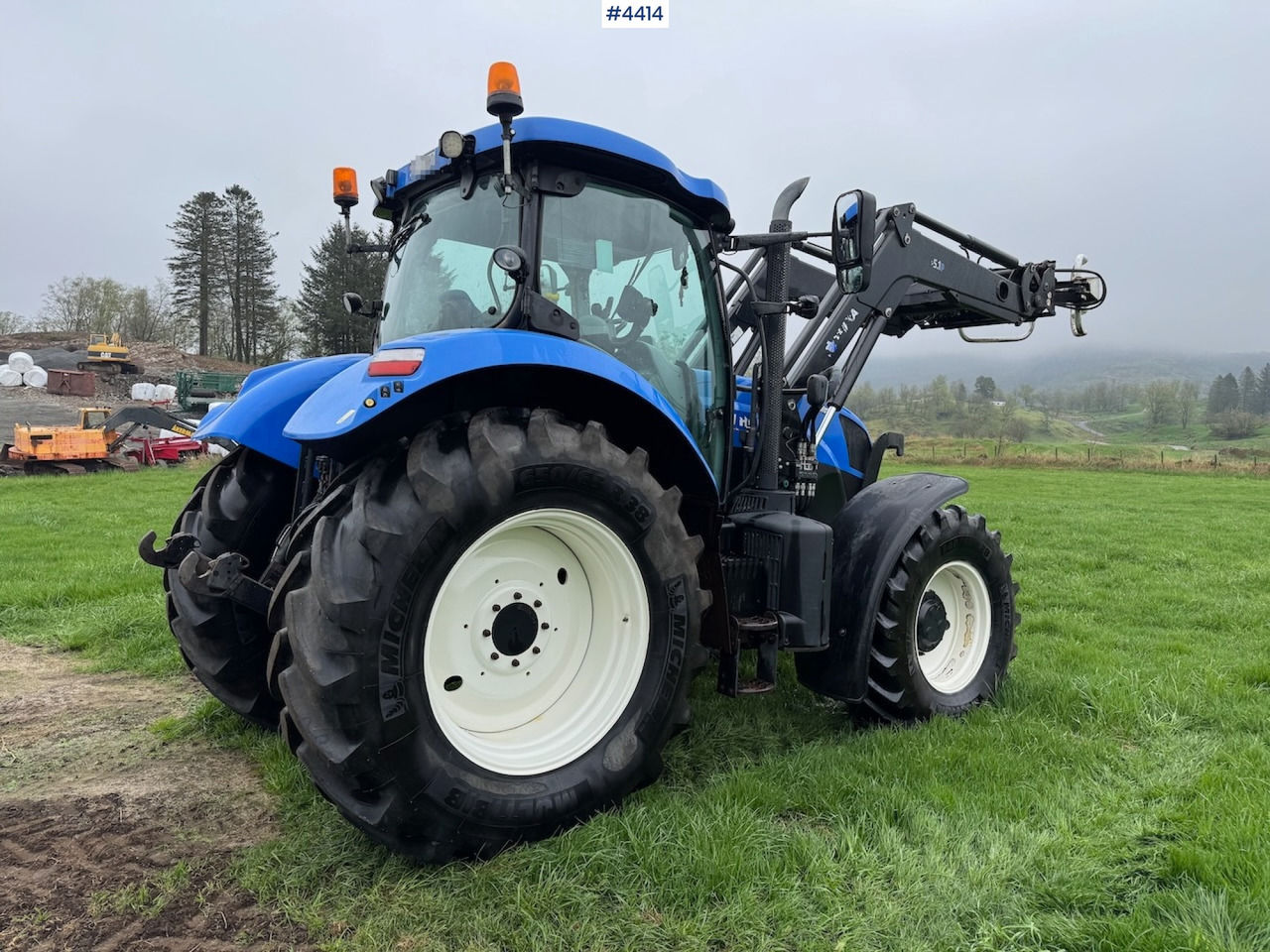 2015 New Holland T7.185 Auto Command w/Front Loader - Tracteur agricole: photos 3 2015 New Holland T7.185 Auto Command w/Front Loader - Tracteur agricole: photos 3