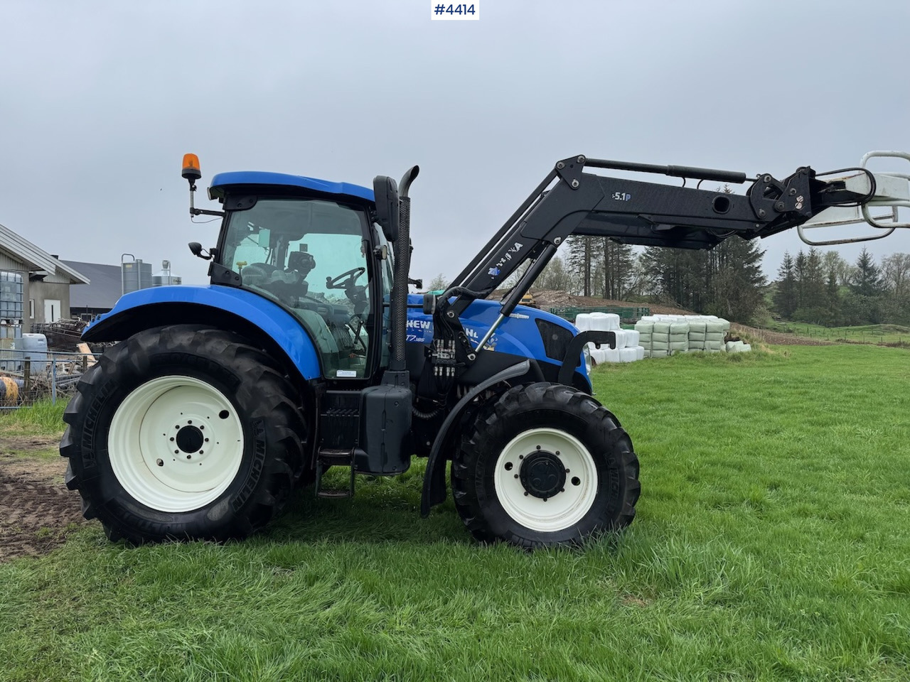2015 New Holland T7.185 Auto Command w/Front Loader - Tracteur agricole: photos 2 2015 New Holland T7.185 Auto Command w/Front Loader - Tracteur agricole: photos 2