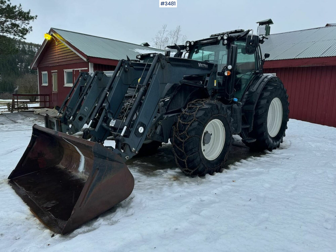 2015 Valtra N174D w/ Front loader - Tracteur agricole: photos 2 2015 Valtra N174D w/ Front loader - Tracteur agricole: photos 2