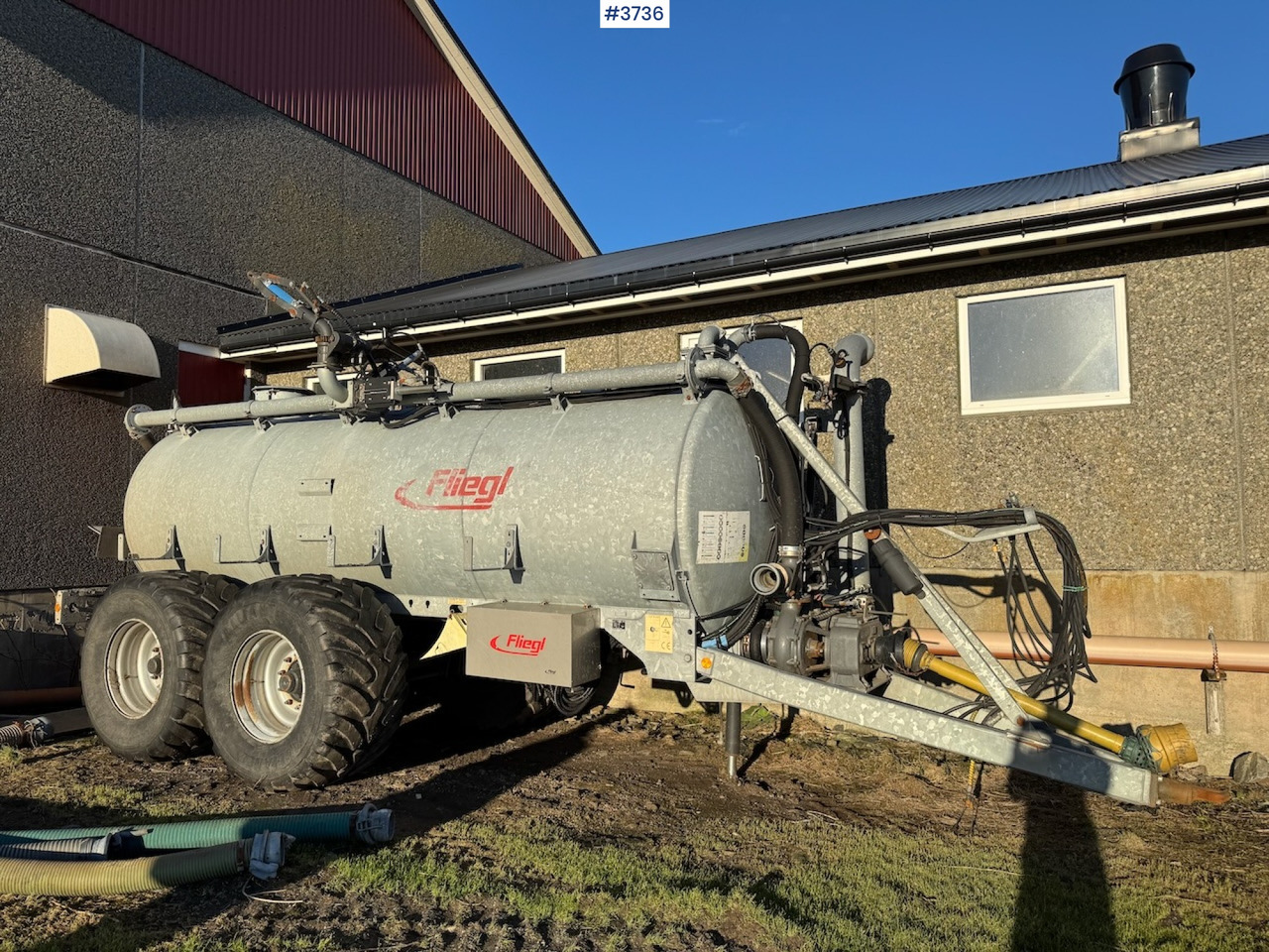 2017 Fliegl VFW 10600 Tandem w/lots of equipment - Tonne à lisier: photos 2 2017 Fliegl VFW 10600 Tandem w/lots of equipment - Tonne à lisier: photos 2