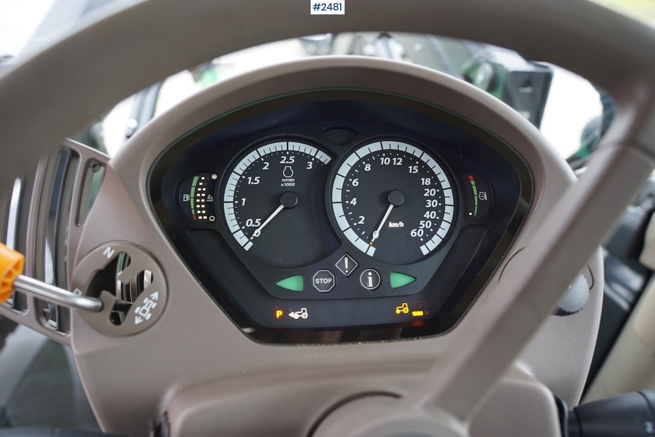 Tracteur agricole 2017 John Deere 6215R w/Quicke loader and front hydraulics: photos 50 Tracteur agricole 2017 John Deere 6215R w/Quicke loader and front hydraulics: photos 50