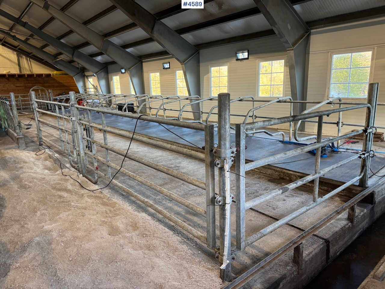 2018 Barn systems Barn furnishings - Matériel d'élevage: photos 1 2018 Barn systems Barn furnishings - Matériel d'élevage: photos 1