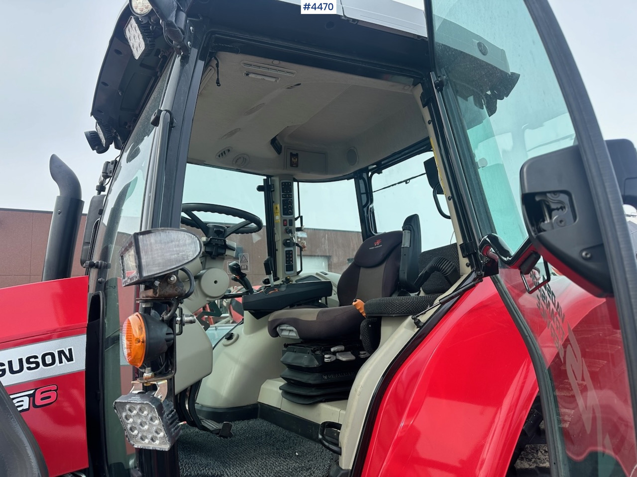 Tracteur agricole 2018 Massey Ferguson MF5713 S w/ 2020 Dalen snow blower: photos 12 Tracteur agricole 2018 Massey Ferguson MF5713 S w/ 2020 Dalen snow blower: photos 12