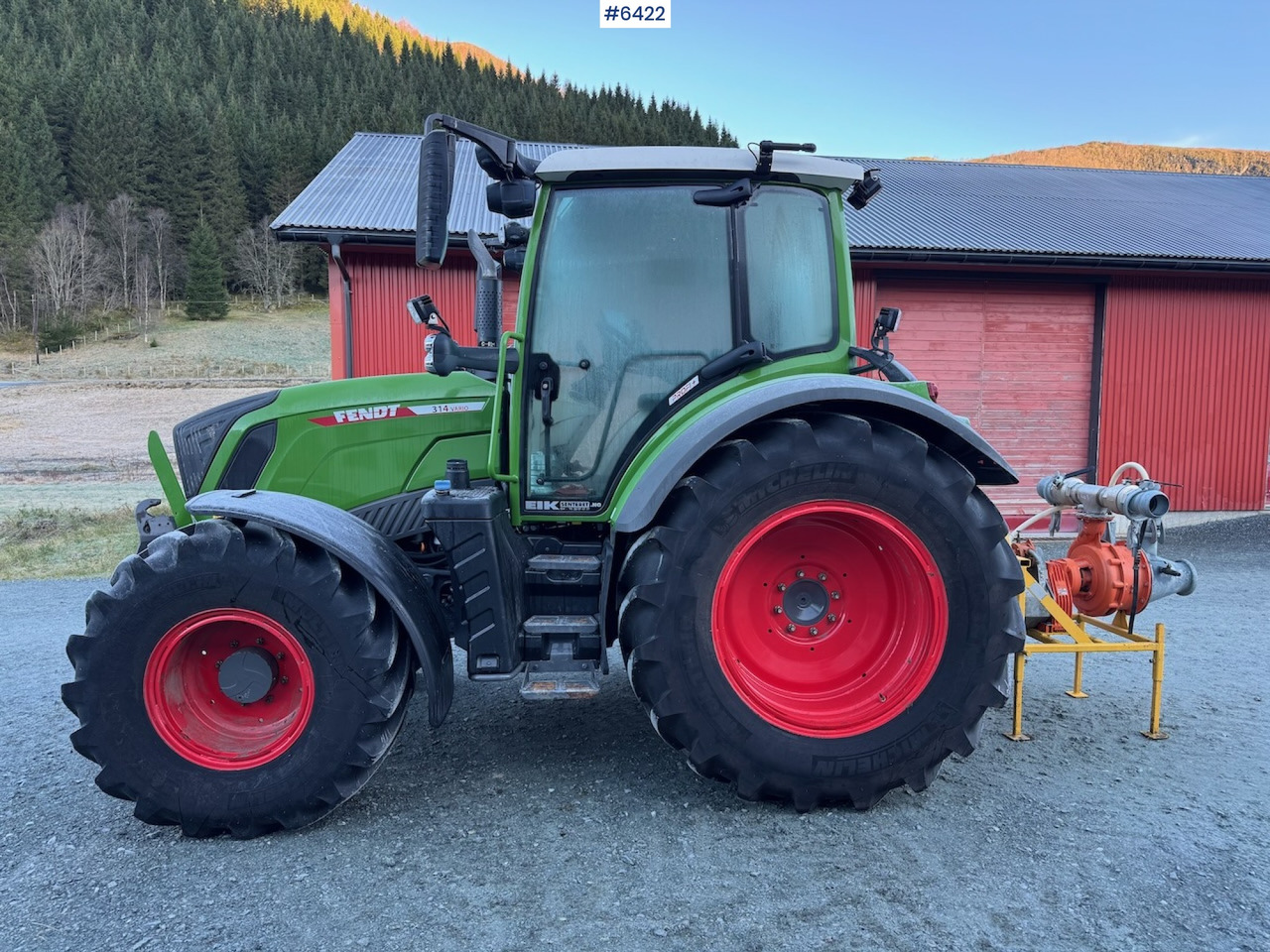 2021 Fendt 314 Vario Profi Plus w/ front hydraulics and front PTO. Low hours! - Tracteur agricole: photos 2 2021 Fendt 314 Vario Profi Plus w/ front hydraulics and front PTO. Low hours! - Tracteur agricole: photos 2