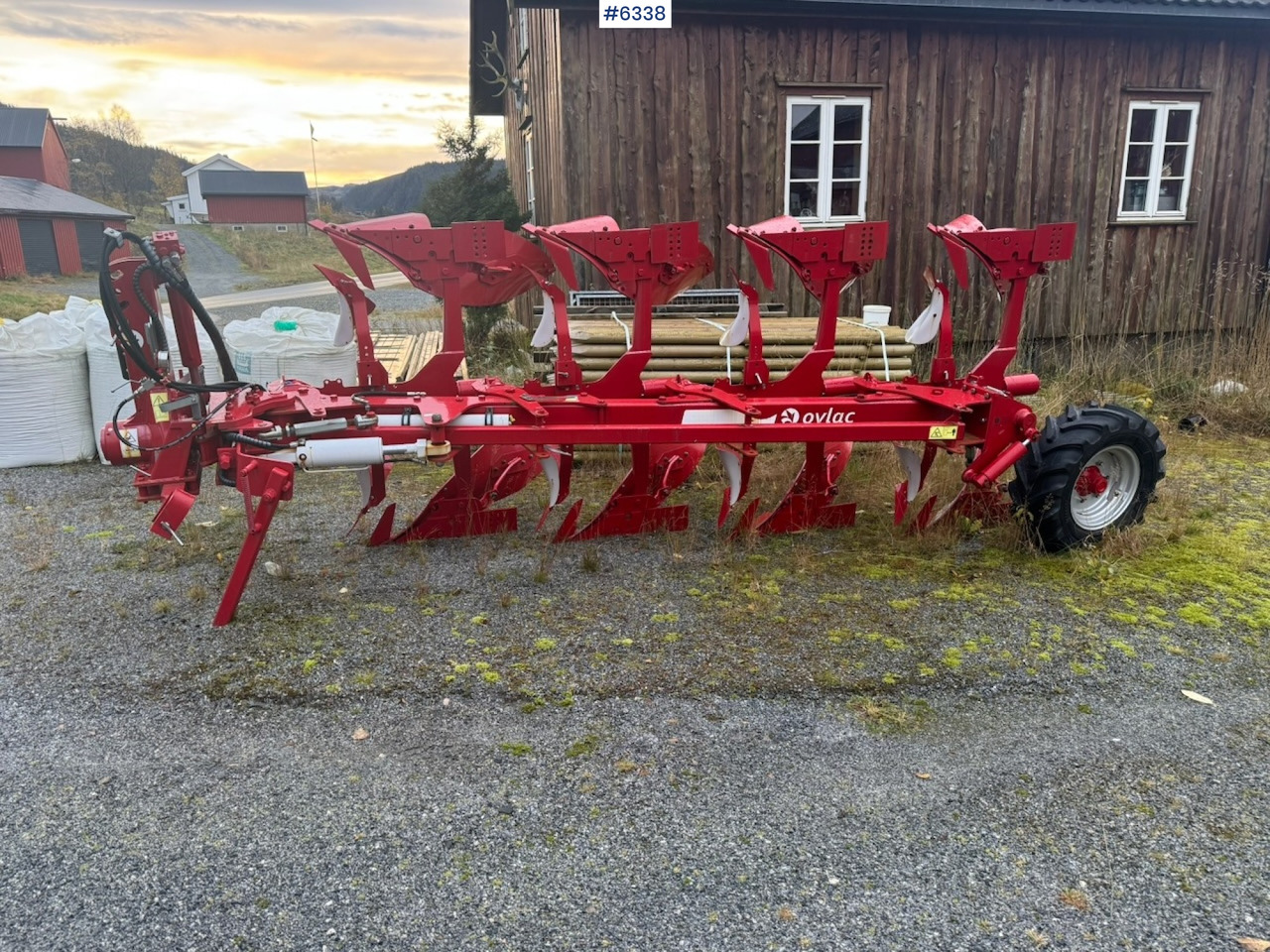 2021 Ovlac 4-furrow reversible plough - Outils du sol: photos 2 2021 Ovlac 4-furrow reversible plough - Outils du sol: photos 2