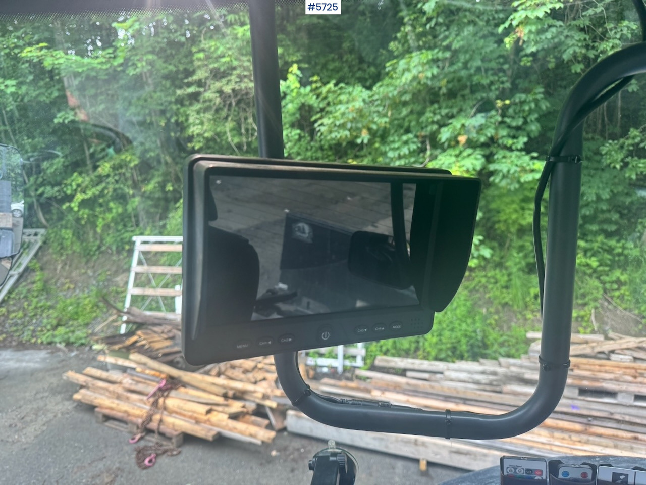 Tracteur agricole 2022 Valtra N175 4x4 w/ Front loader, Hydraulics, Bucket and Pallet forks. Overhauled.: photos 9