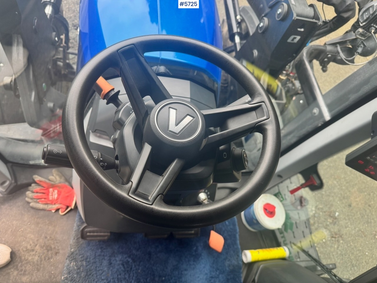 Tracteur agricole 2022 Valtra N175 4x4 w/ Front loader, Hydraulics, Bucket and Pallet forks. Overhauled.: photos 12