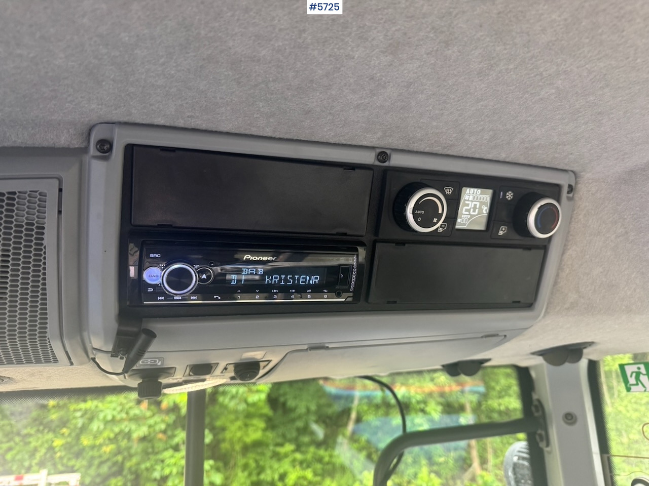 Tracteur agricole 2022 Valtra N175 4x4 w/ Front loader, Hydraulics, Bucket and Pallet forks. Overhauled.: photos 11