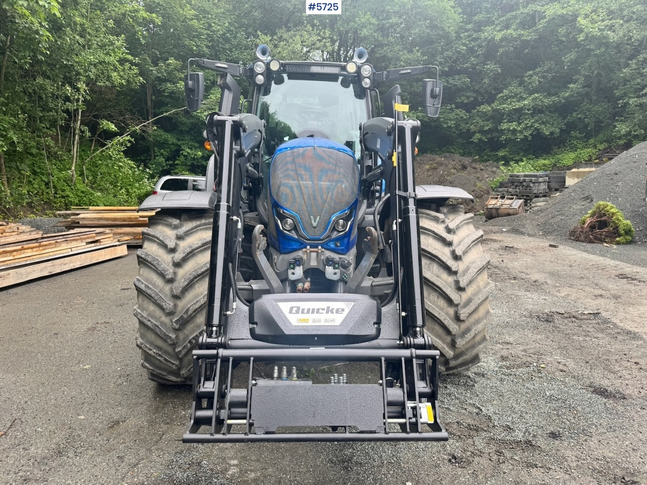 Tracteur agricole 2022 Valtra N175 4x4 w/ Front loader, Hydraulics, Bucket and Pallet forks. Overhauled.: photos 19