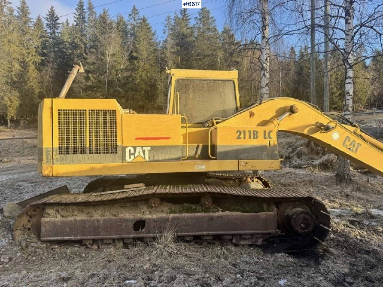 Approx. 1993 Caterpillar 211BLC tracked excavator with bucket. - Pelle: photos 2 Approx. 1993 Caterpillar 211BLC tracked excavator with bucket. - Pelle: photos 2