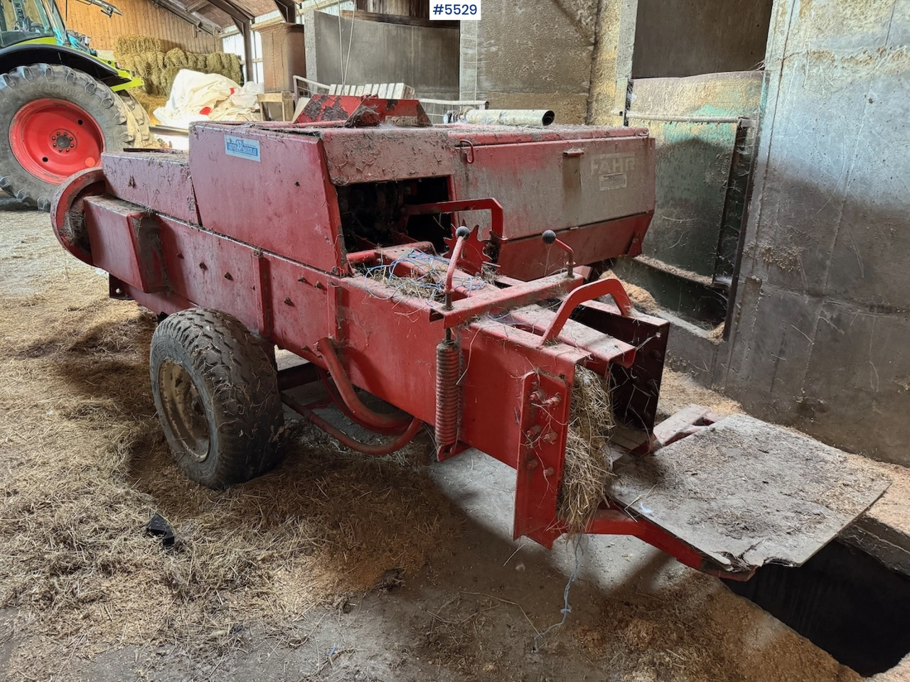 Deutz Fahr Square baler. - Matériel de fenaison: photos 3 Deutz Fahr Square baler. - Matériel de fenaison: photos 3