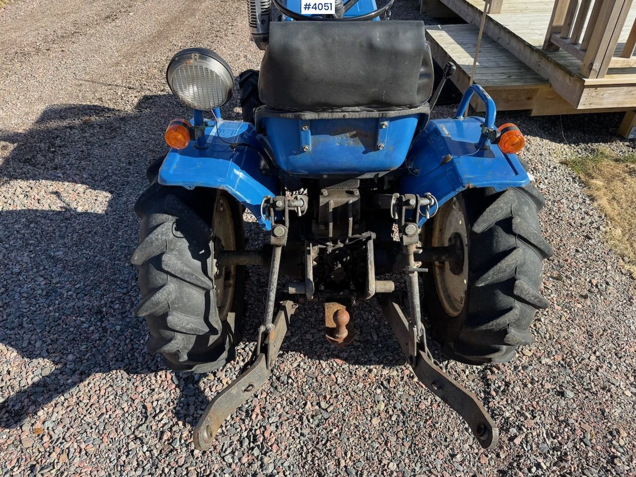 Iseki 2140 w/bucket, tiller and wood splitter. Low hours! - Tracteur agricole: photos 4 Iseki 2140 w/bucket, tiller and wood splitter. Low hours! - Tracteur agricole: photos 4