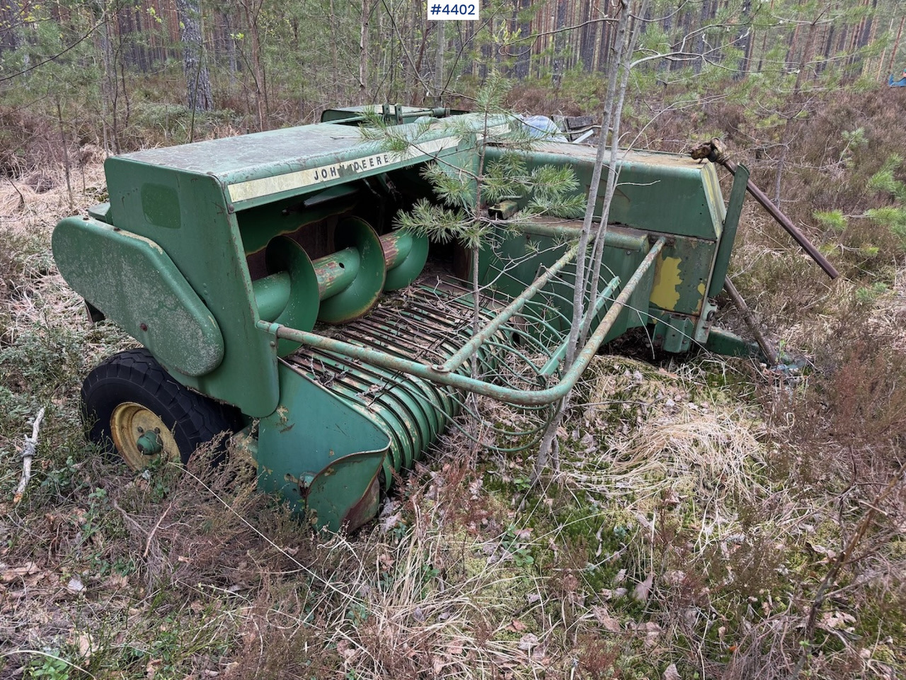 John Deere 332 Square Baler - Matériel de fenaison: photos 1 John Deere 332 Square Baler - Matériel de fenaison: photos 1