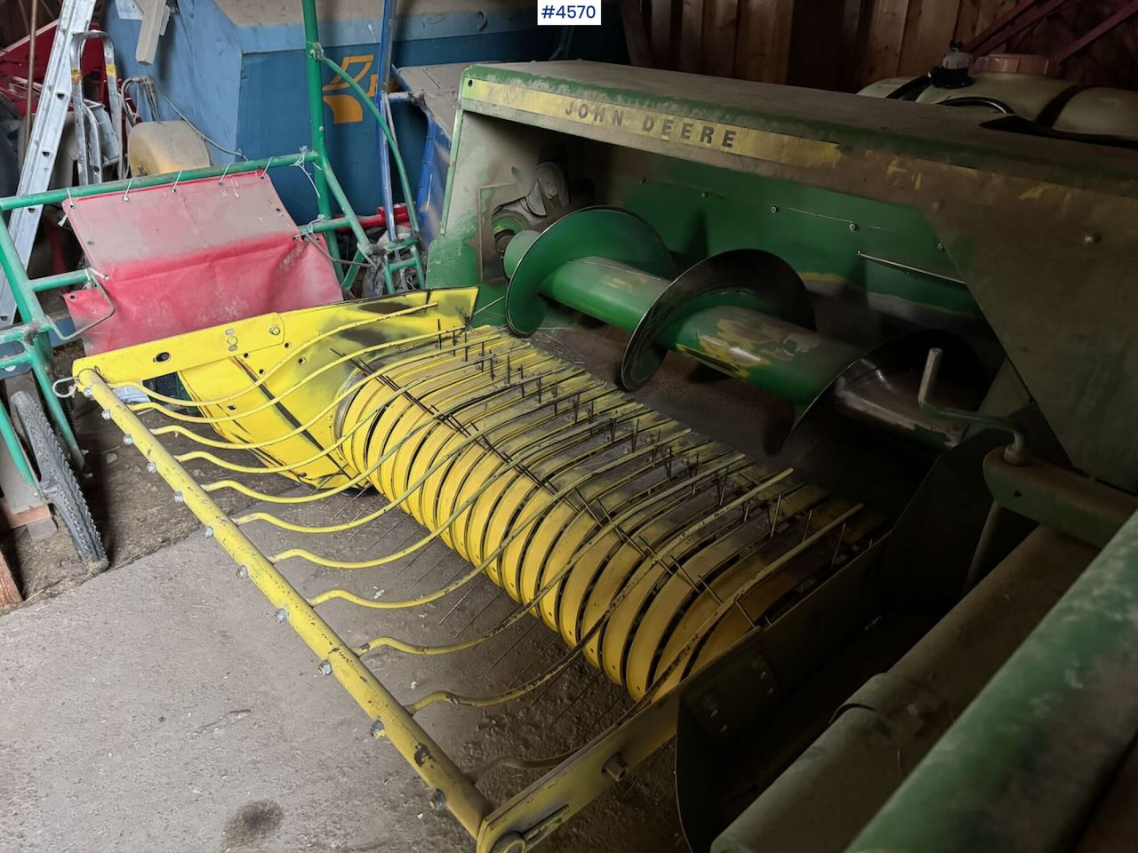John Deere 332A Square baler - Matériel de fenaison: photos 3 John Deere 332A Square baler - Matériel de fenaison: photos 3