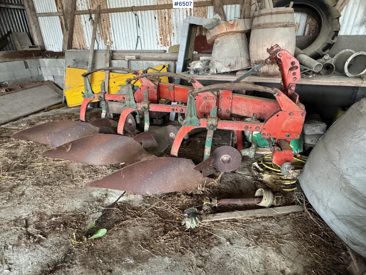 Kverneland 3-furrow plough - Outils du sol: photos 3 Kverneland 3-furrow plough - Outils du sol: photos 3