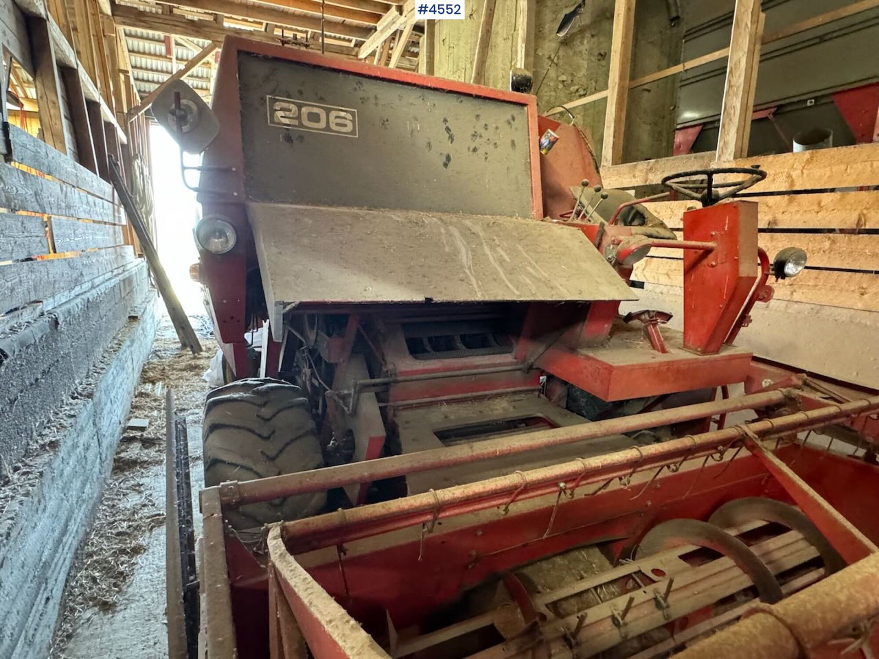 Massey Ferguson 206 thresher - Moissonneuse-batteuse: photos 2 Massey Ferguson 206 thresher - Moissonneuse-batteuse: photos 2