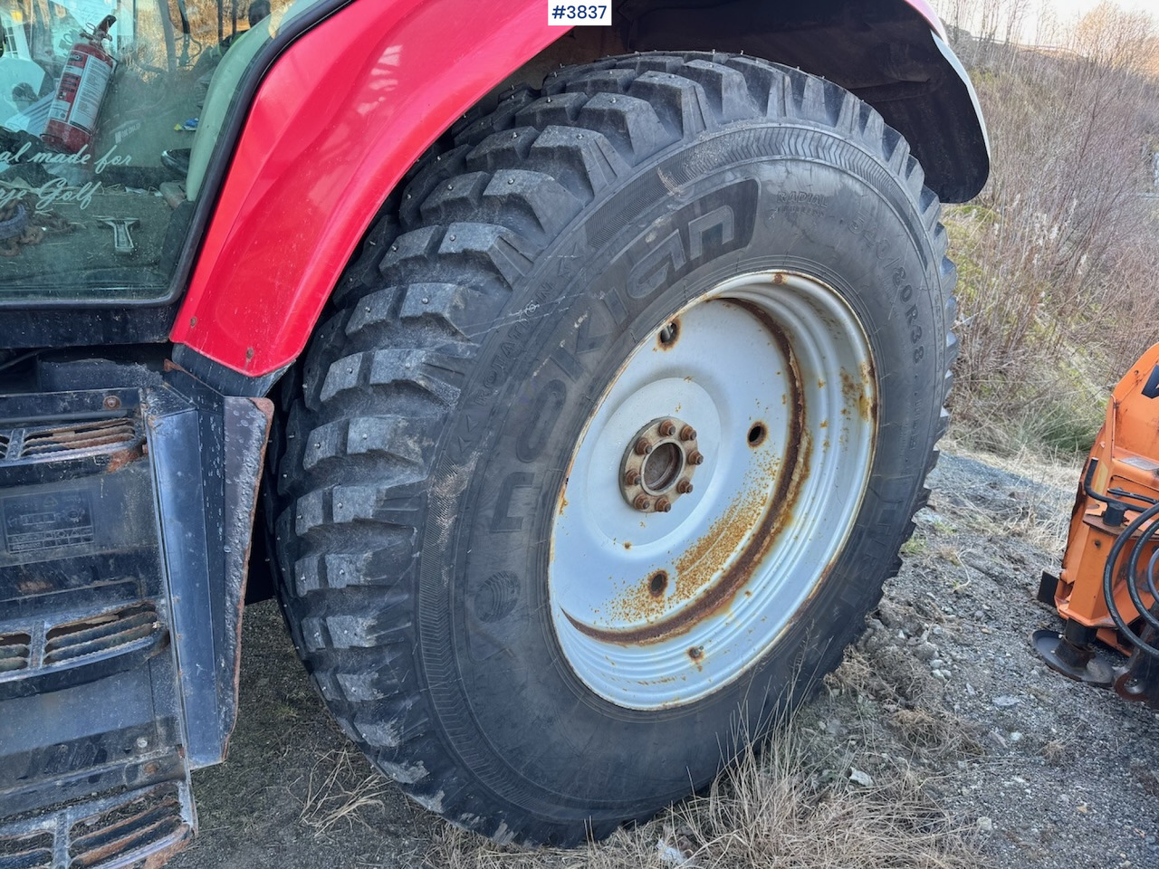 Nokian TRI 2 Tires on rims - Roue complète pour Machine agricole: photos 2 Nokian TRI 2 Tires on rims - Roue complète pour Machine agricole: photos 2