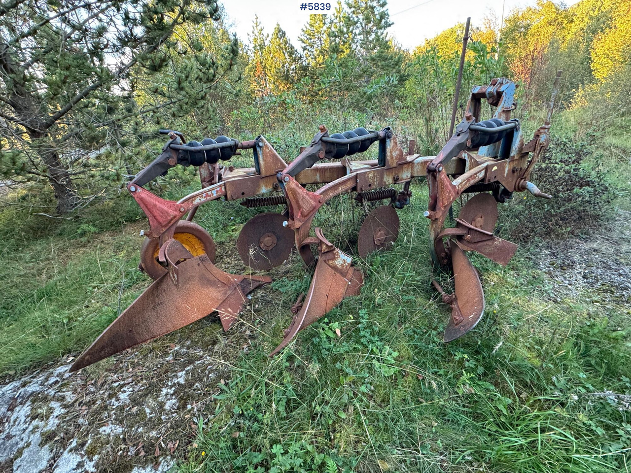Øverum 3-furrow plow - Outils du sol: photos 4 Øverum 3-furrow plow - Outils du sol: photos 4
