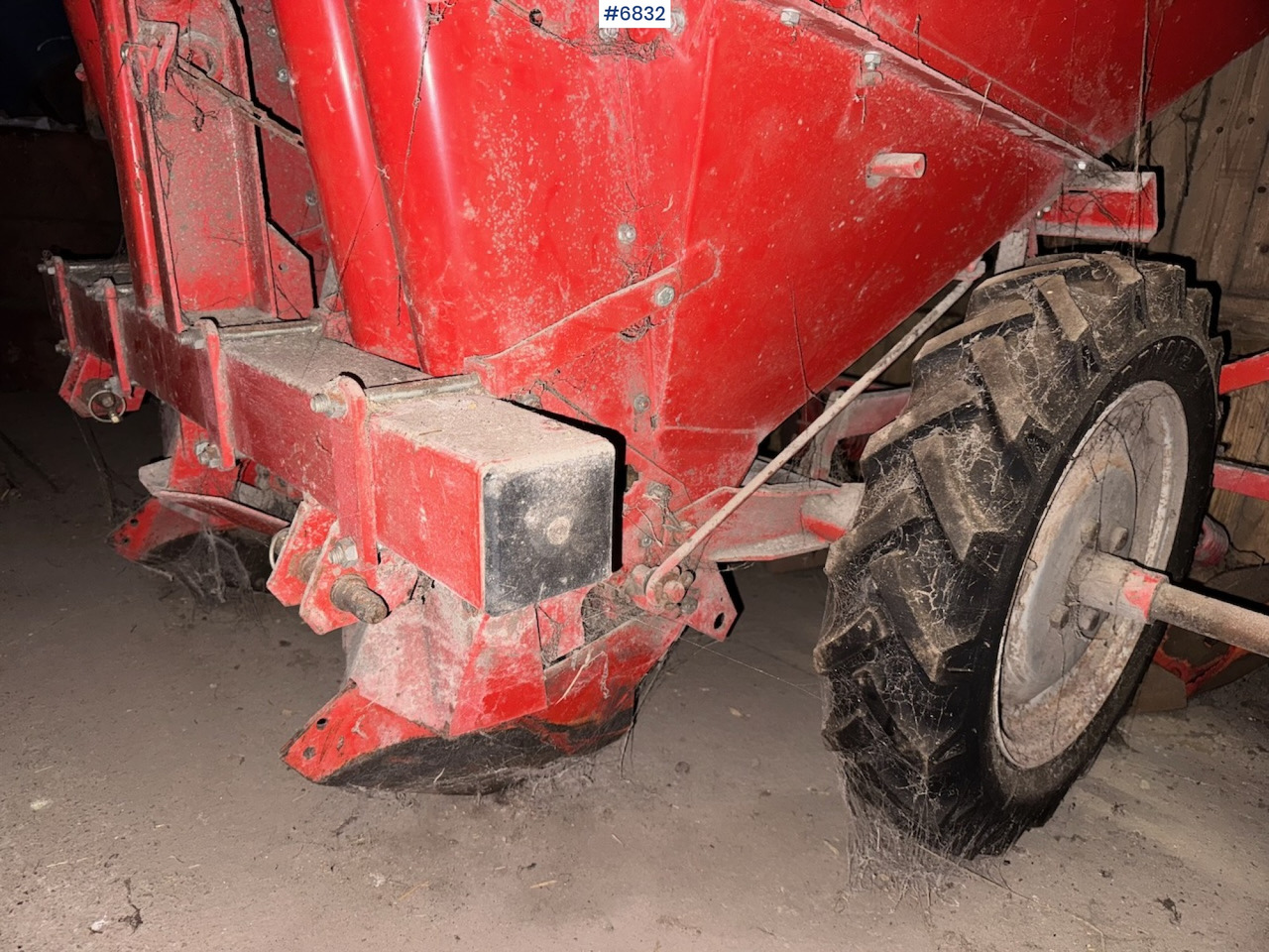 Underhaug 1400 Potato Setter - Outils du sol: photos 3 Underhaug 1400 Potato Setter - Outils du sol: photos 3