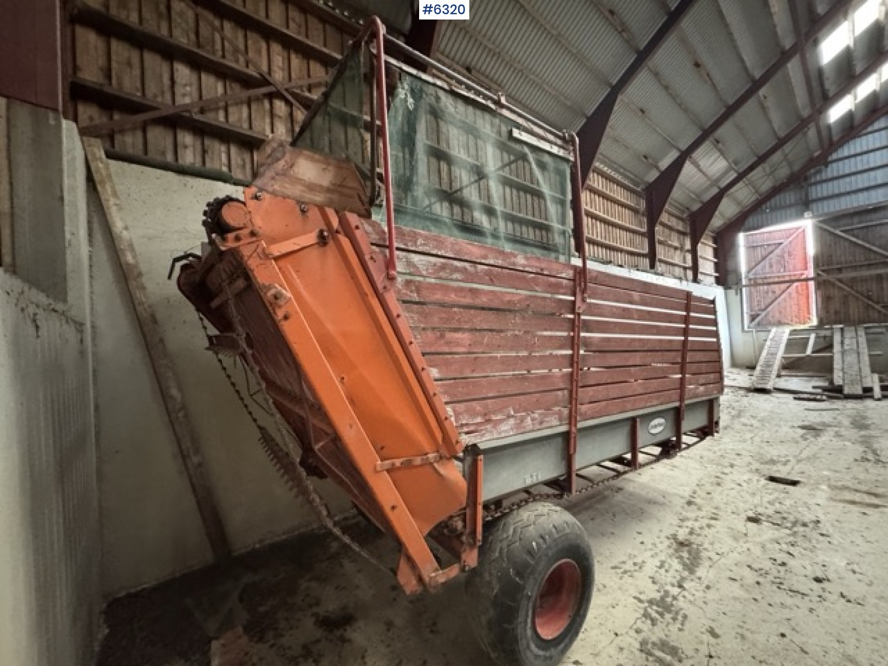 Underhaug 370 unloading wagon with discharge roller - Matériel de fenaison: photos 4 Underhaug 370 unloading wagon with discharge roller - Matériel de fenaison: photos 4