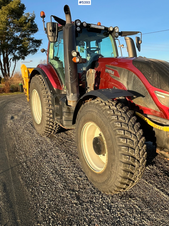 Valtra T 174 E Twintrac Tractor - Tracteur agricole: photos 2 Valtra T 174 E Twintrac Tractor - Tracteur agricole: photos 2