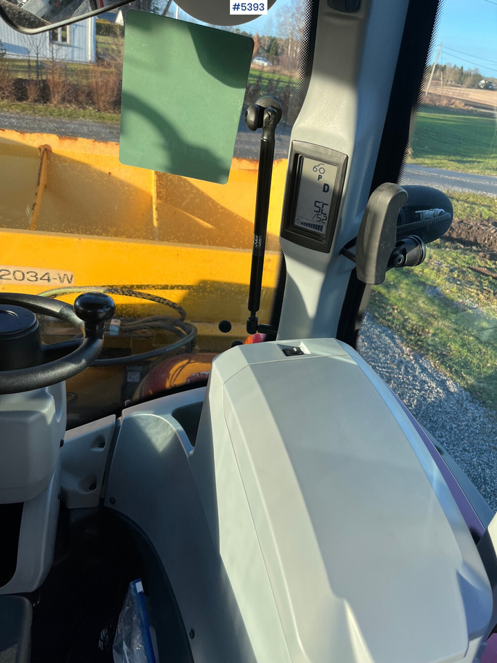 Tracteur agricole Valtra T 174 E Twintrac Tractor: photos 12