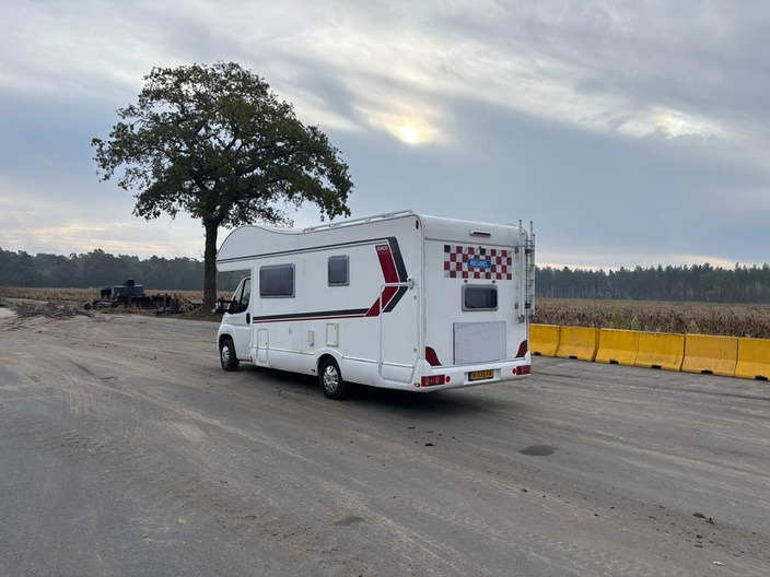 Rimor seal 9 - Camping-car capucine: photos 4 Rimor seal 9 - Camping-car capucine: photos 4