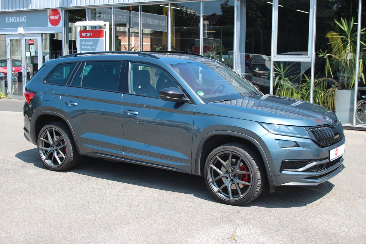 Skoda Kodiaq RS 4x4 ACC Std-Hzg Pano Alcant LED Canton - SUV: photos 1 Skoda Kodiaq RS 4x4 ACC Std-Hzg Pano Alcant LED Canton - SUV: photos 1