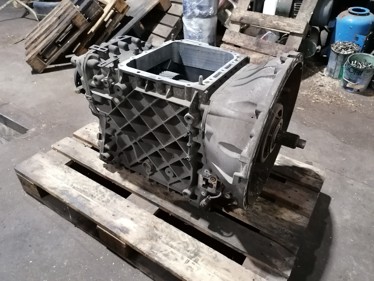 VOLVO remanufactured gearbox AT2612D - Boîte de vitesse: photos 1 VOLVO remanufactured gearbox AT2612D - Boîte de vitesse: photos 1