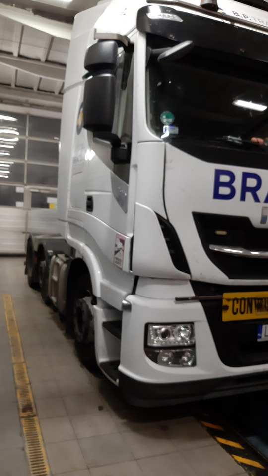 IVECO IVECO STRALIS 510 Hi-Way AS 440STX/P Euro VI z salonu Italia - Tracteur routier: photos 5 IVECO IVECO STRALIS 510 Hi-Way AS 440STX/P Euro VI z salonu Italia - Tracteur routier: photos 5