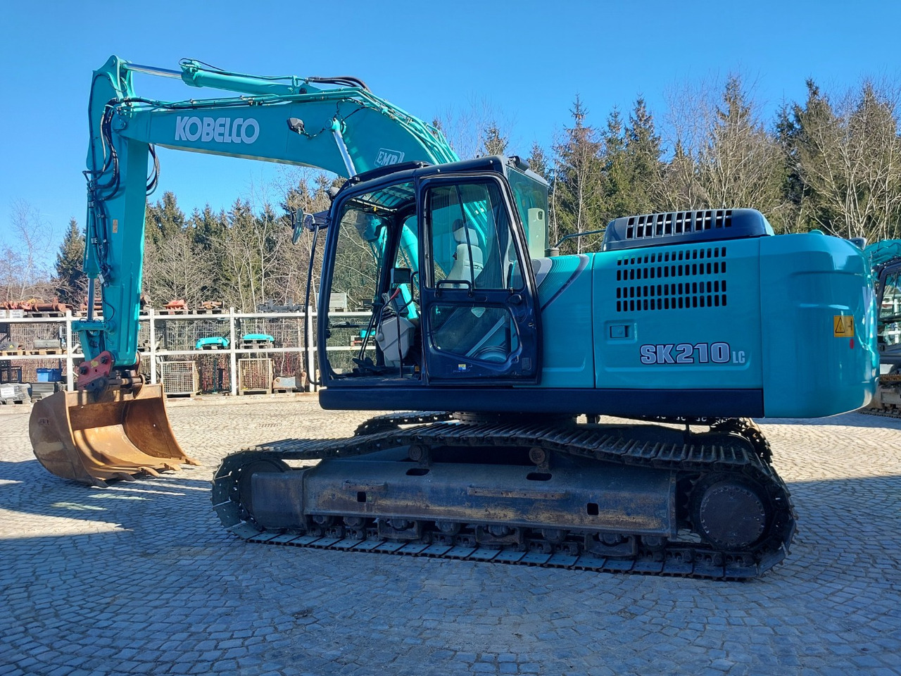 Kobelco SK210LC-10 - Pelle sur chenille: photos 2 Kobelco SK210LC-10 - Pelle sur chenille: photos 2