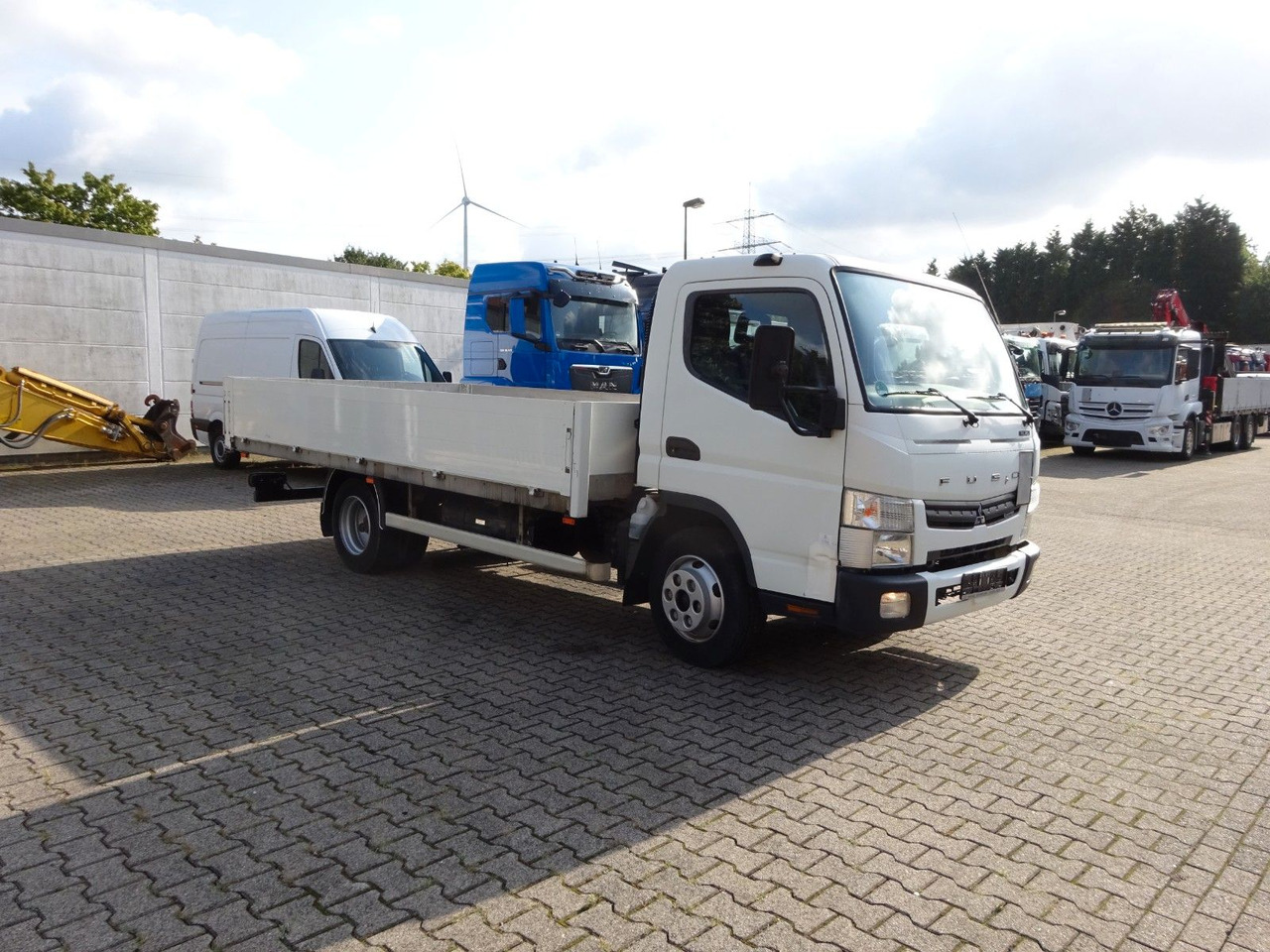 Utilitaire plateau neuf FUSO CANTER  7C15 Pritsche 4x2: photos 11 Utilitaire plateau neuf FUSO CANTER  7C15 Pritsche 4x2: photos 11