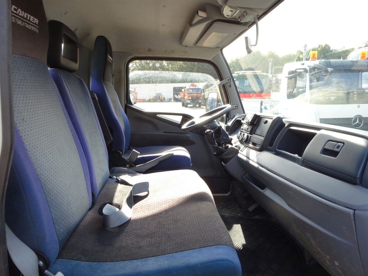 Utilitaire plateau neuf FUSO CANTER  7C15 Pritsche 4x2: photos 14 Utilitaire plateau neuf FUSO CANTER  7C15 Pritsche 4x2: photos 14