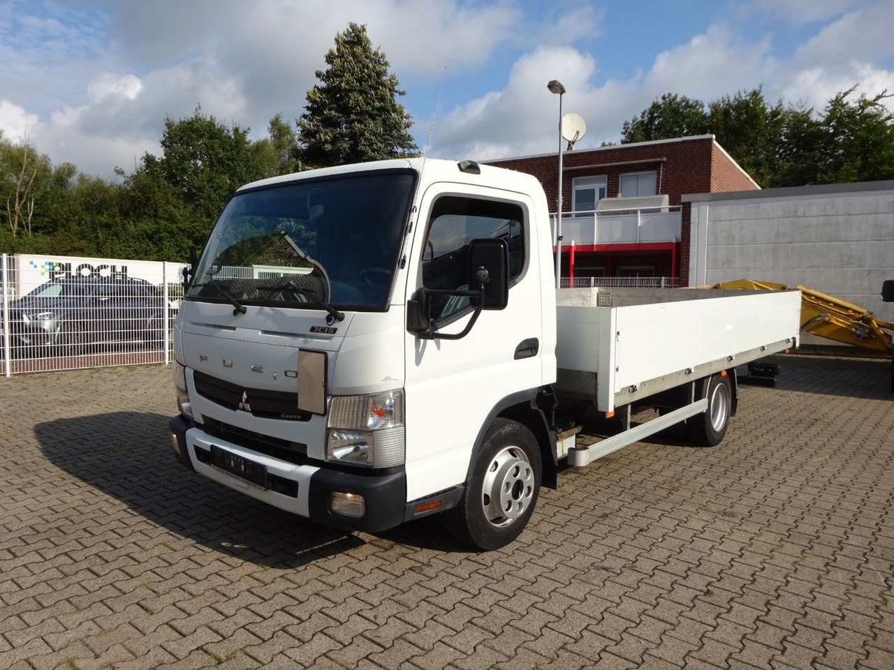 FUSO CANTER 7C15 Pritsche 4x2 - Utilitaire plateau: photos 1 FUSO CANTER 7C15 Pritsche 4x2 - Utilitaire plateau: photos 1