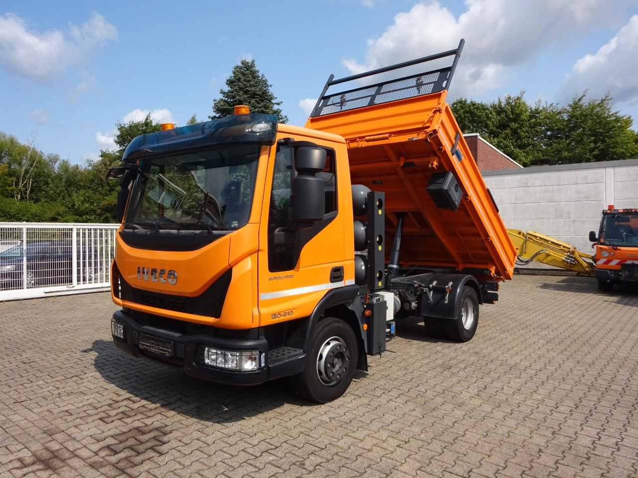 Iveco 120-210 MEILLER 3Skipper CNG GAS 4x2 - Camion benne: photos 1 Iveco 120-210 MEILLER 3Skipper CNG GAS 4x2 - Camion benne: photos 1