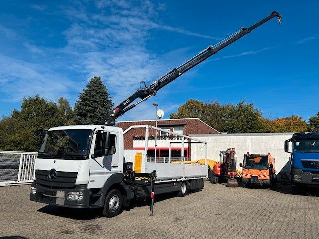 Mercedes-Benz 1221 Pritsche + HIAB XS077 ES 3 - 4x2 weiß - Camion plateau, Camion grue: photos 1 Mercedes-Benz 1221 Pritsche + HIAB XS077 ES 3 - 4x2 weiß - Camion plateau, Camion grue: photos 1