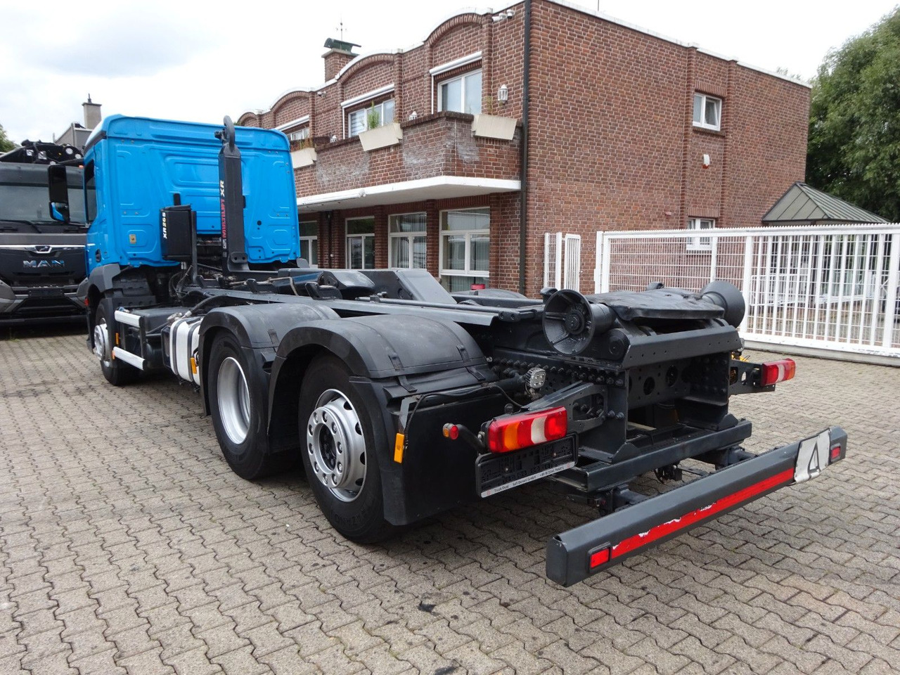 Camion ampliroll Mercedes-Benz 2533 Antos MULTILIFT Abroller 6x2: photos 17