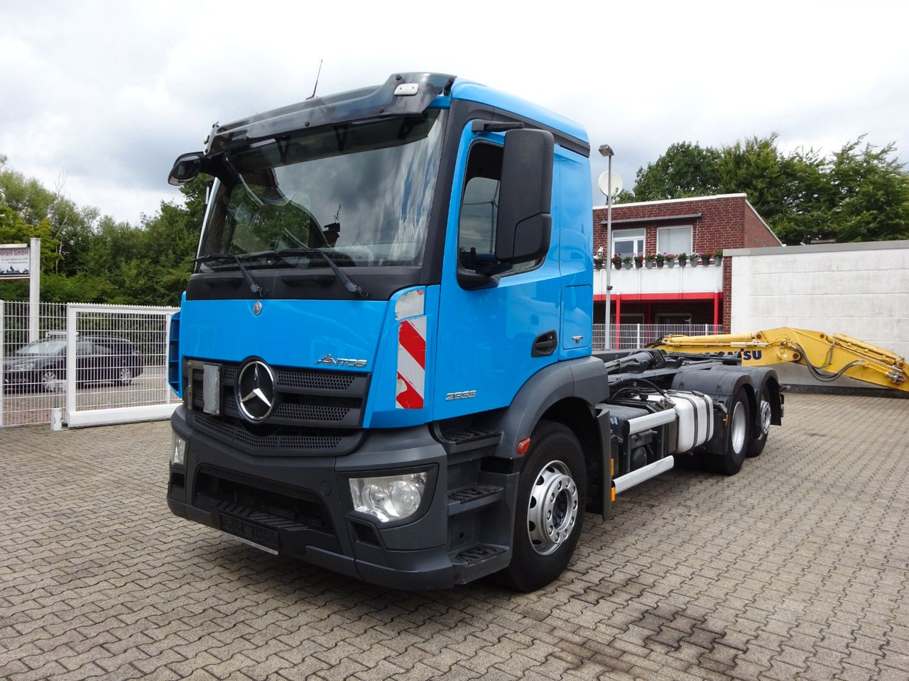 Camion ampliroll Mercedes-Benz 2533 Antos MULTILIFT Abroller 6x2: photos 10