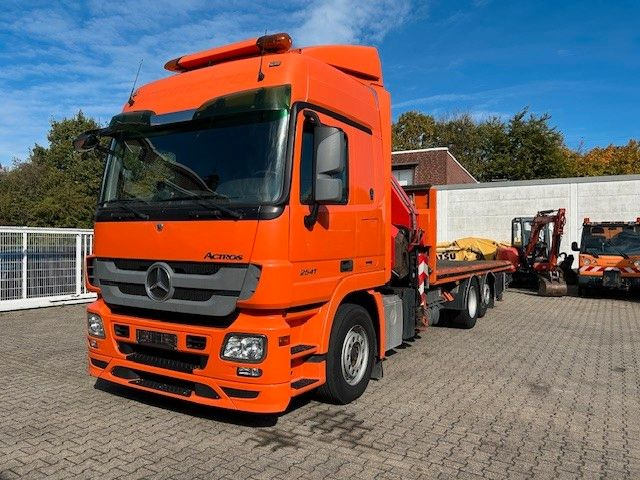 Mercedes-Benz 2541 Actros Plattform + FASSI Kran 6X2 - Camion grue: photos 1 Mercedes-Benz 2541 Actros Plattform + FASSI Kran 6X2 - Camion grue: photos 1