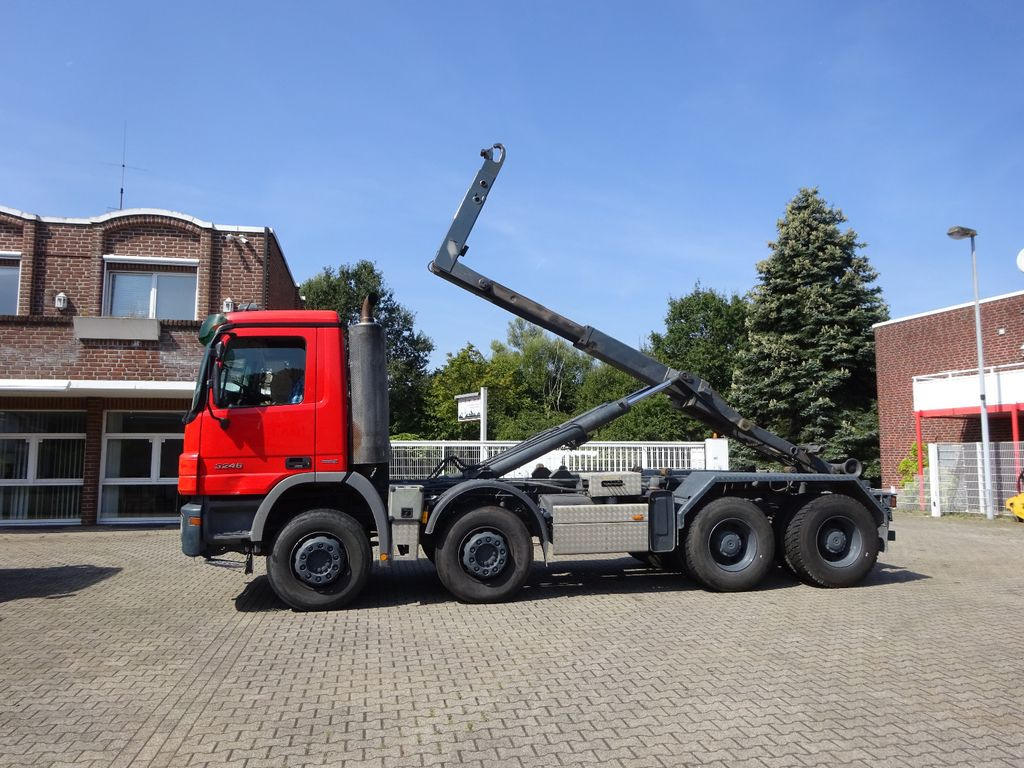 Mercedes-Benz 3246 Actros Abroller K45 8x4 Knickhacken - Camion ampliroll: photos 1 Mercedes-Benz 3246 Actros Abroller K45 8x4 Knickhacken - Camion ampliroll: photos 1
